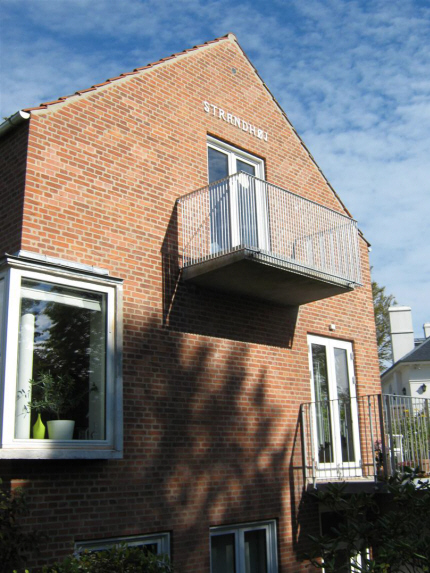Pris billigt Altan Rkvrk, Smedejerns Hegn, gelnder: Altan Smedejerns Gitter Hndliste Ramme: Af 50/10mm Fladstl. Altan Smedejerns Gitter Baluster,Stolpe: Af 50/50 Firkantrr. Altan Smedejerns Gitter Vrn Udfyldning: Af  12mm Rundstl.