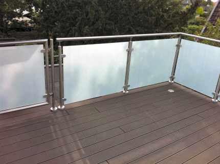 TagTerrasse Rkvrk i Crosinox Stl + Mat Hvidt Glas.Dobbelt Hngsel-baluster, sammensvejst.Oplukkelige lger p hjul, til resten af tagterrasse