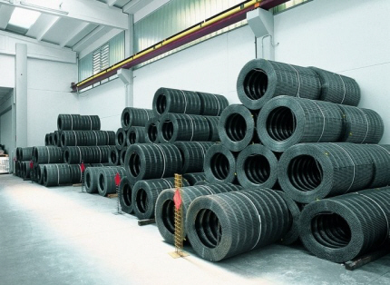Hegn med forskellige trd-typer, dim. p lager. Pfres facon presninger efter svejsning. For senere udretning, afklipning og galvanisering + epoxy-plast coatning.