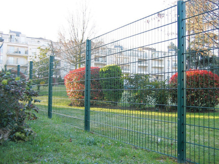 TRDHEGN Design Hegn msi-AXIS-D: HEGN-Stolper: Leveres med msi-AXOR hegnsstolper. Hegnsstolper / balustre, faststbes i frostfri dybde. Eller hegnsstolper, balustre, leveres med fodplader til fastboltning. Panelhegnet kan pga. special-montering, Ikke demonteres, adskilles fra hegnsstolper, nr hegnet frst er installeret, opsat. 