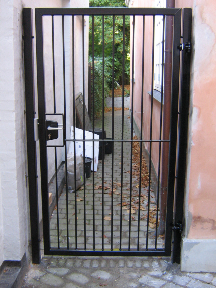 G�rdhave st�l gitterl�ge sort lakeret. G�rdhave afl�selig gitterl�ge, galvaniseret og pulverlakeret i sort. 