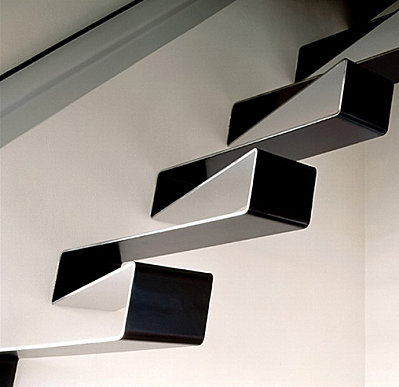 Design-trappe m. trappetrin fremstillet i 10 mm stlplade, pulverlakeret.