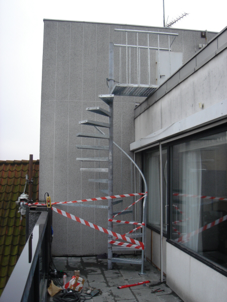 Montering af pre-fremstillet galvaniseret Spindeltrappe.