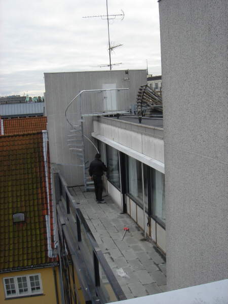 Montering af Spindeltrappe, repos, m. st�lr�r gel�nder r�kv�rk.