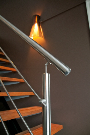 STLTRAPPER: Indendrs ny Trappe Opsadlet: Indendrs Rustfrit Gelnder, hndliste 43 mm, vrn 12 mm Crosinox rustfrit stl.