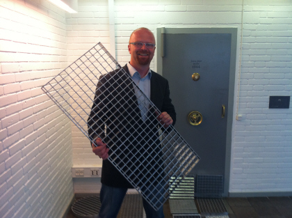 SKRABERIST, klassisk u-undv�rlig "flad" rist, anvendes ved indgange, i gulve. Indgangsrist, skraberist der effektivt fanger vand og smuds. Indgangsriste,skraberiste ofte i nedst�bt st�lramme. 