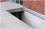 Moderne varmt galvaniserede lyskasseriste kan pulverlakeres i standard RAL-farver, uden risiko for ovenstende rust-problem, idet evt. skader p den malede overflade kun bner til den underliggende primre zink rustbeskyttelse: Varmgalvaniseret / Varmforzinket iht. DS/EN ISO 1461:1999. 