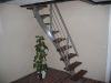 Færdig Monteret indendørs trappe, stål gelænder rækværk. Værn af rustfri stålstænger.