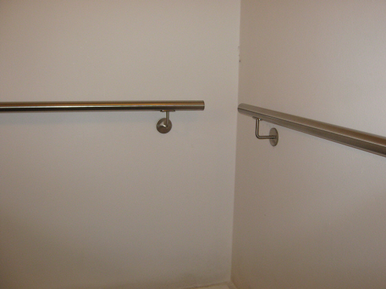 V�g-gel�nder, r�kv�rk: H�ndliste i rustfrit st�l.