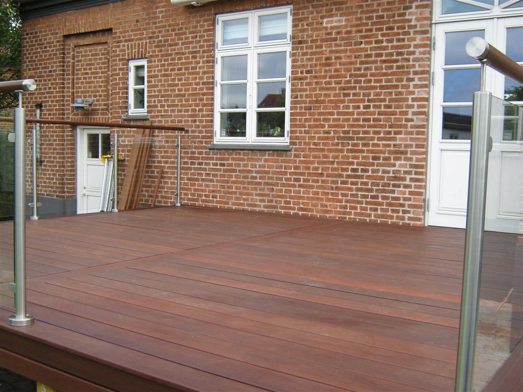 RÃkvÃrk:terrasse,gelænder i rustfrit stÃ¥l og glas til terrasse ... Altan afskærmning glas