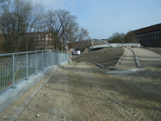 Rr-gelnder rkvrk af 43 m stlrr, vrn i sektioner af 12mm lodrette stl stnger